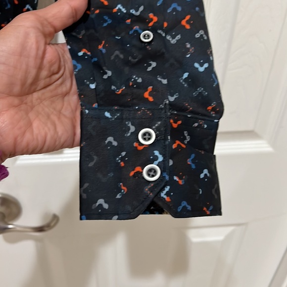 NWOT Robert Graham full sleeve shirt - Picture 6 of 9